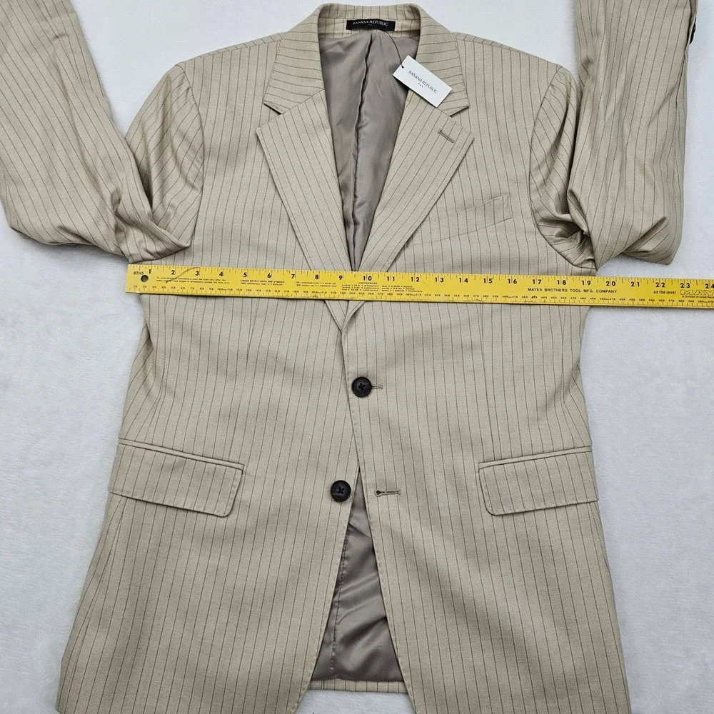 Banana Republic Suit Mens 38S 34x28 Beige Pinstripe Tailored Fit 2pc Wedding NEW